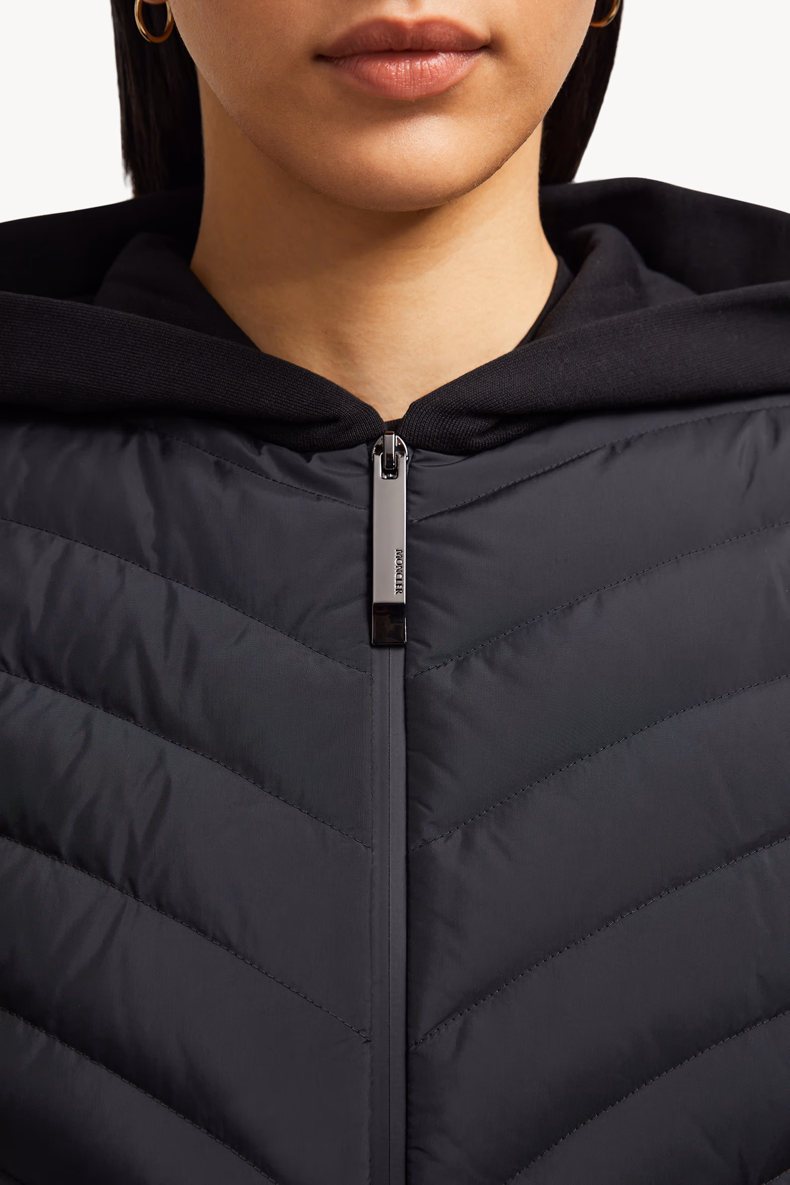 Cárdigan con capucha y cremallera de algodón con acolchado diagonal Mujer Negro Moncler 7